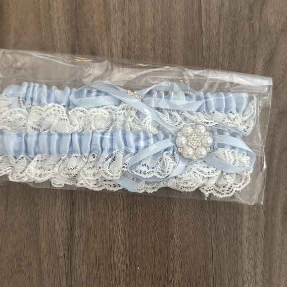 Blue Garter - Picture 3 of 3